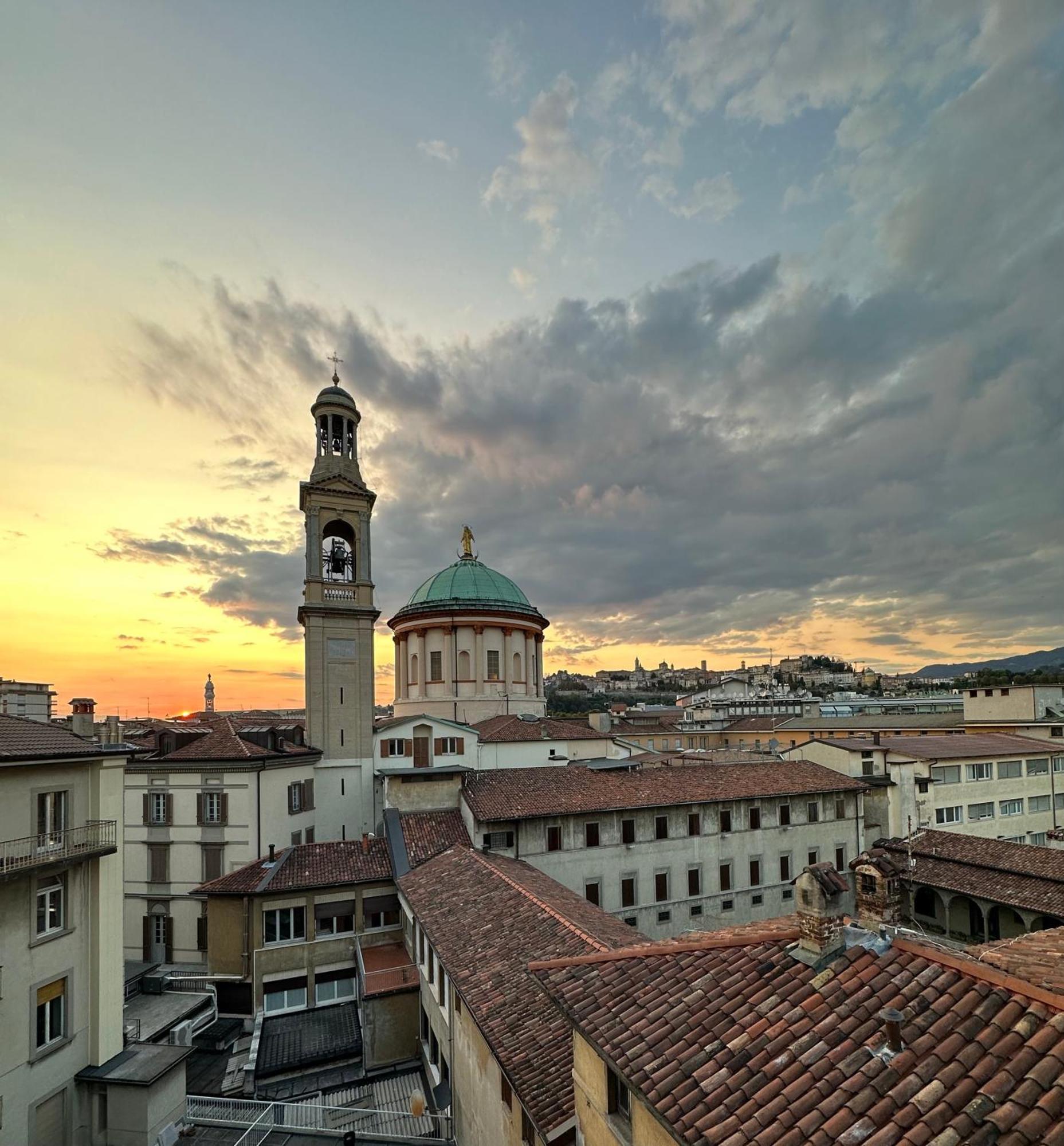 San Francesco Skyline Apartment Bergamo Exterior photo